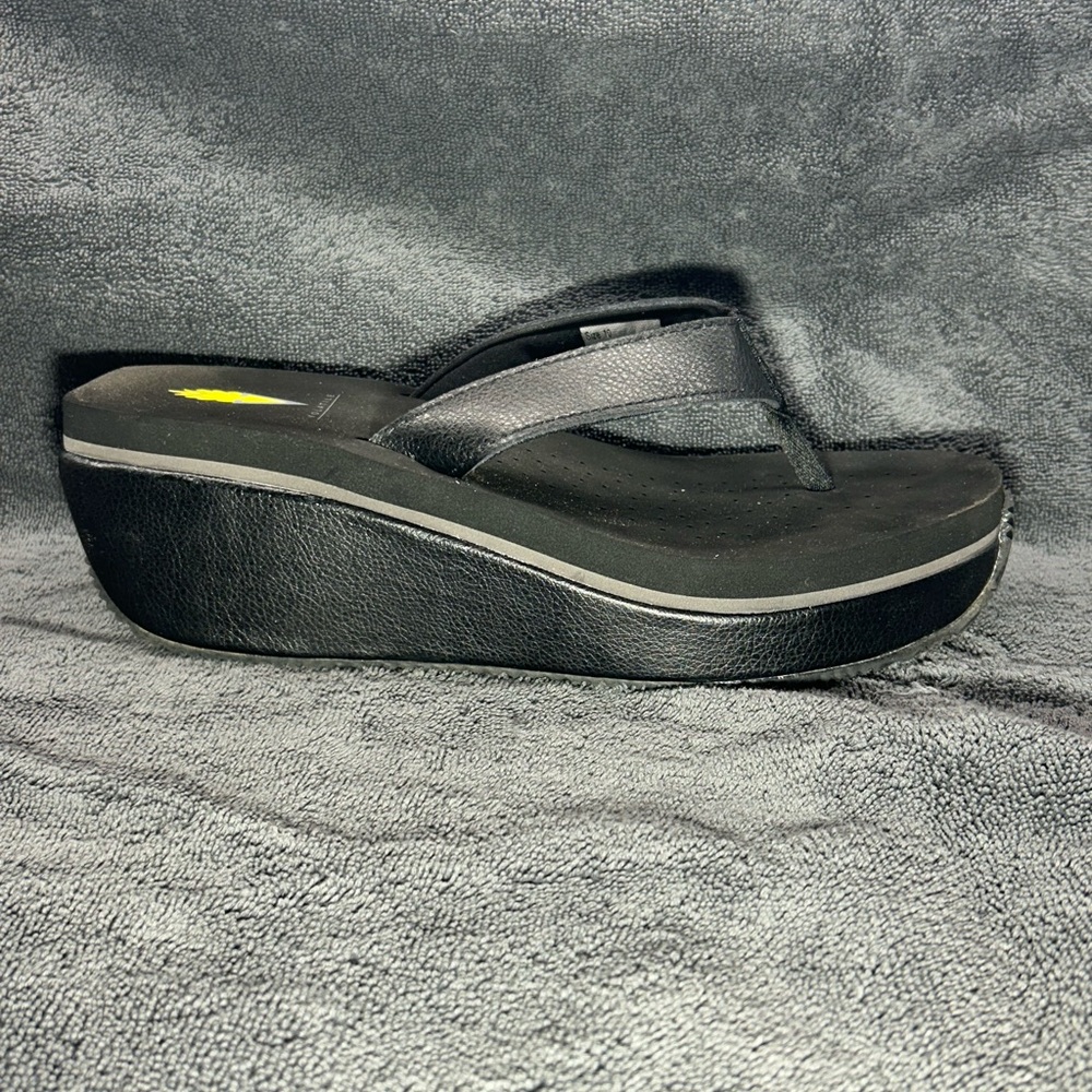 Volatile Black Platform Sandals with Wedge Design